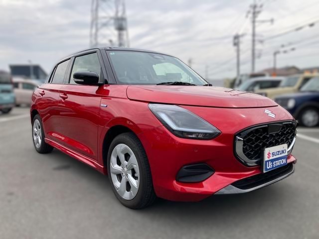 Suzuki Swift 2023–2025 - red exterior